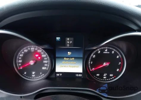 2017 Mercedes-Benz C 300 из США, поврежденный, VIN 55SWF4JB3HU196608